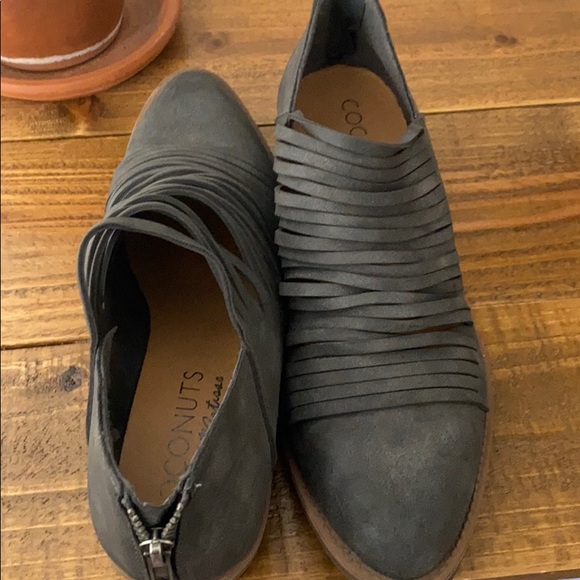 Booties - Picture 3 of 4